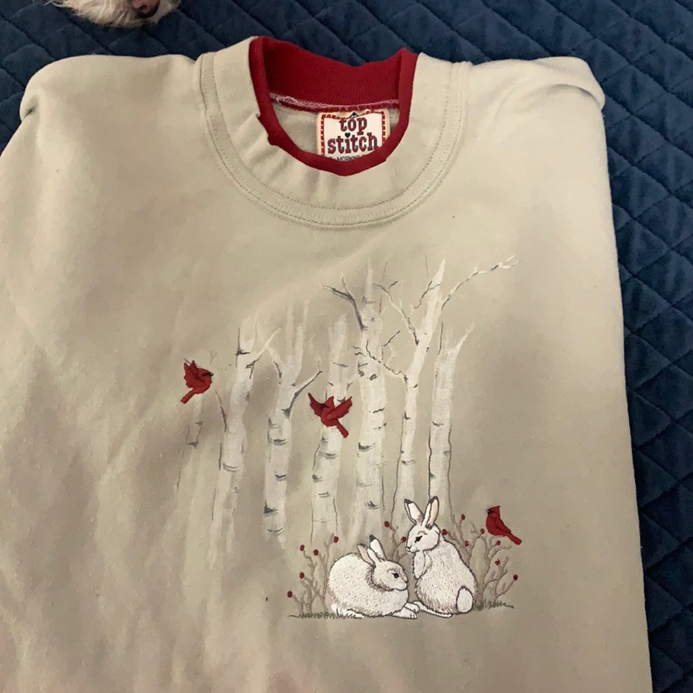 Top stitch woman’s sweatshirt